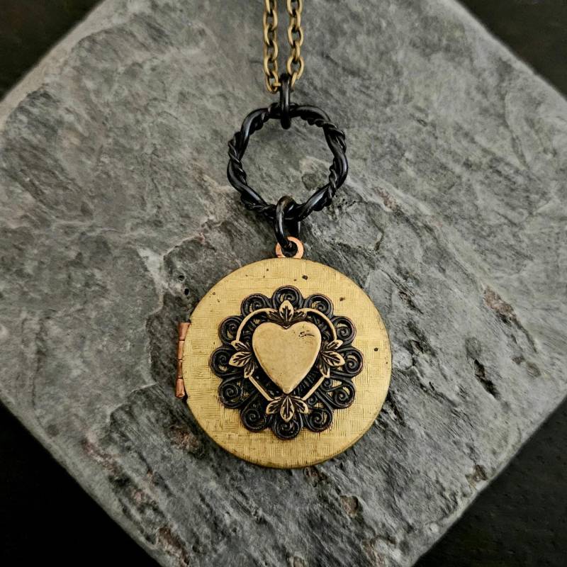 Herz Medaillon, Vintage Messing Lange Halskette, Urlaub Geschenkideen, Geschenkideen Für Mama, Einzigartiges Weihnachtsgeschenk von DelicateIndustry1