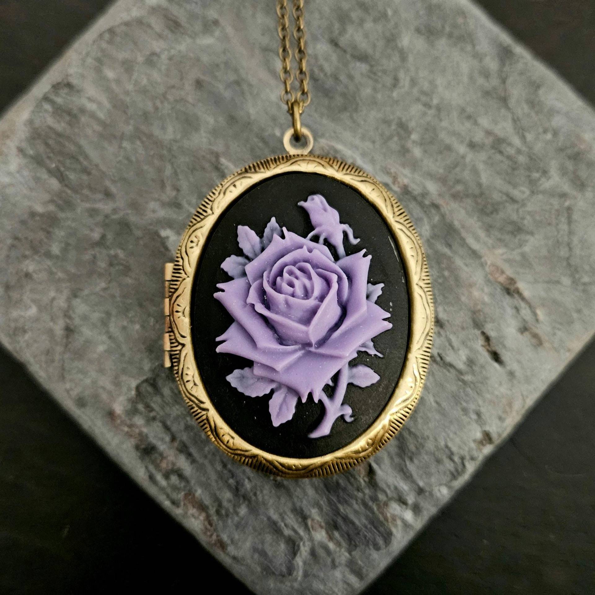 Lila Rose Cameo Medaillon, Halskette, Blume Lila Große Lange Urlaub Geschenkideen von DelicateIndustry1