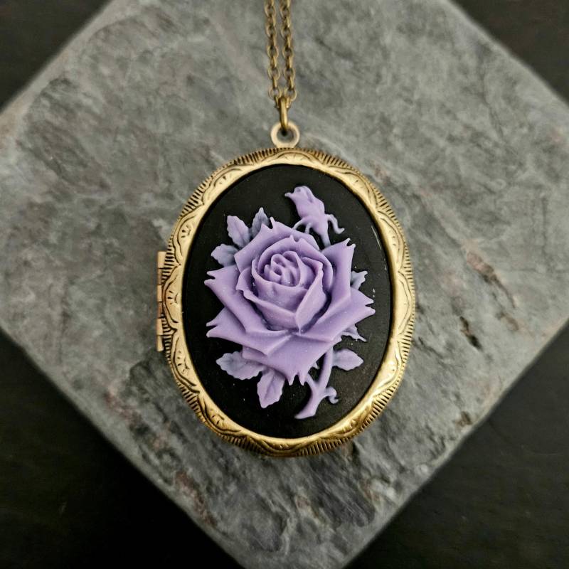 Lila Rose Cameo Medaillon, Halskette, Blume Lila Große Lange Urlaub Geschenkideen von DelicateIndustry1