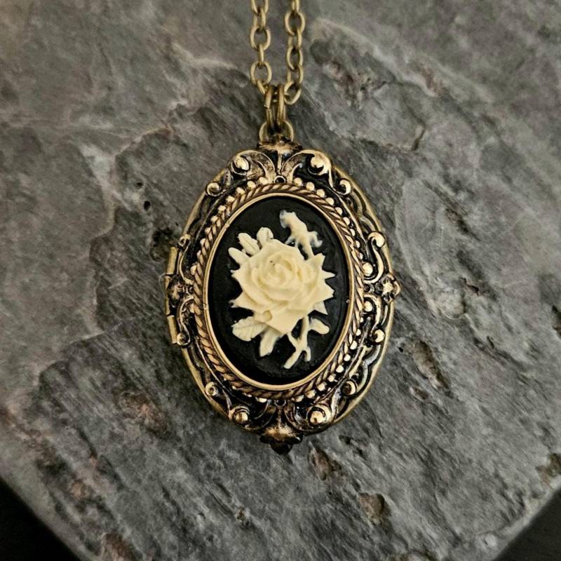 Rose Cameo Medaillon Halskette, Blumen Kamee, Antike Messing Medaillon, Kamee Schmuck, Urlaub Geschenkideen, Geschenkideen Für Mama, Einzigartiges von DelicateIndustry1
