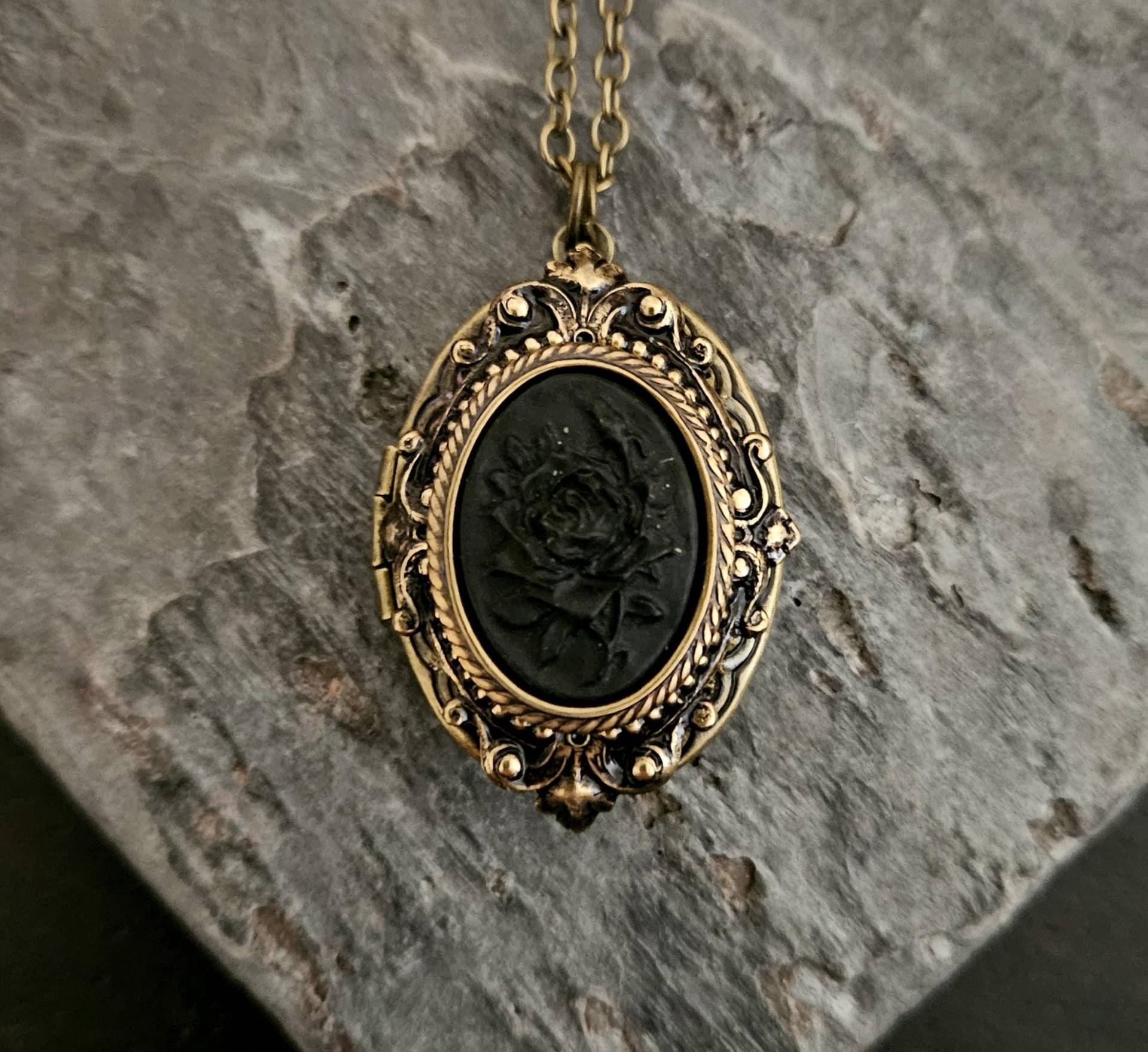Schwarze Rose Cameo Medaillon, Blumen Kamee, Gothic Kamee Schmuck, Trauer Geschenkideen Für Mama, Einzigartiges Weihnachtsgeschenk, Muttertag von DelicateIndustry1