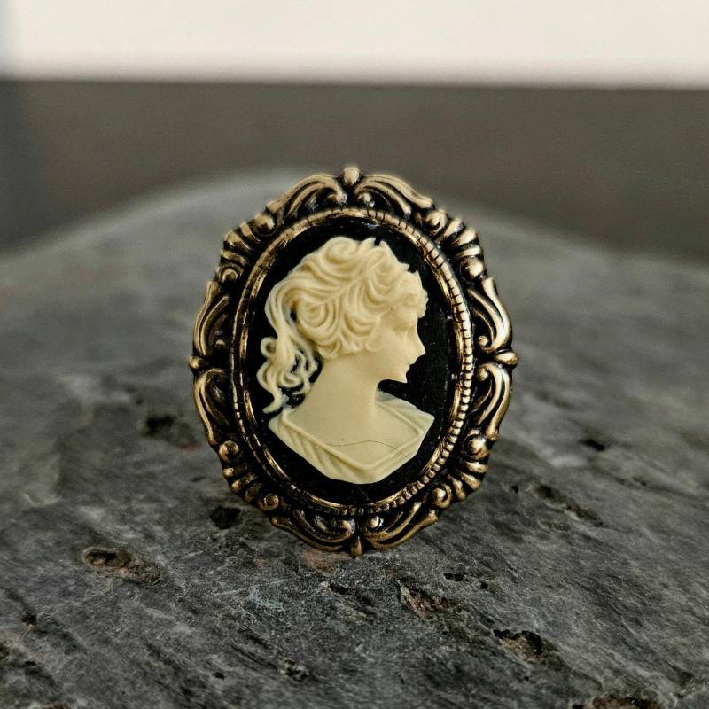 Schwarzer Cameo Ring Verstellbares Band Aus Antikmessing, Jane Austen Style von DelicateIndustry1