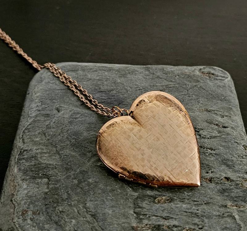 strukturierte Rose Gold Herz Locket Halskette - Lange Kette von DelicateIndustry1