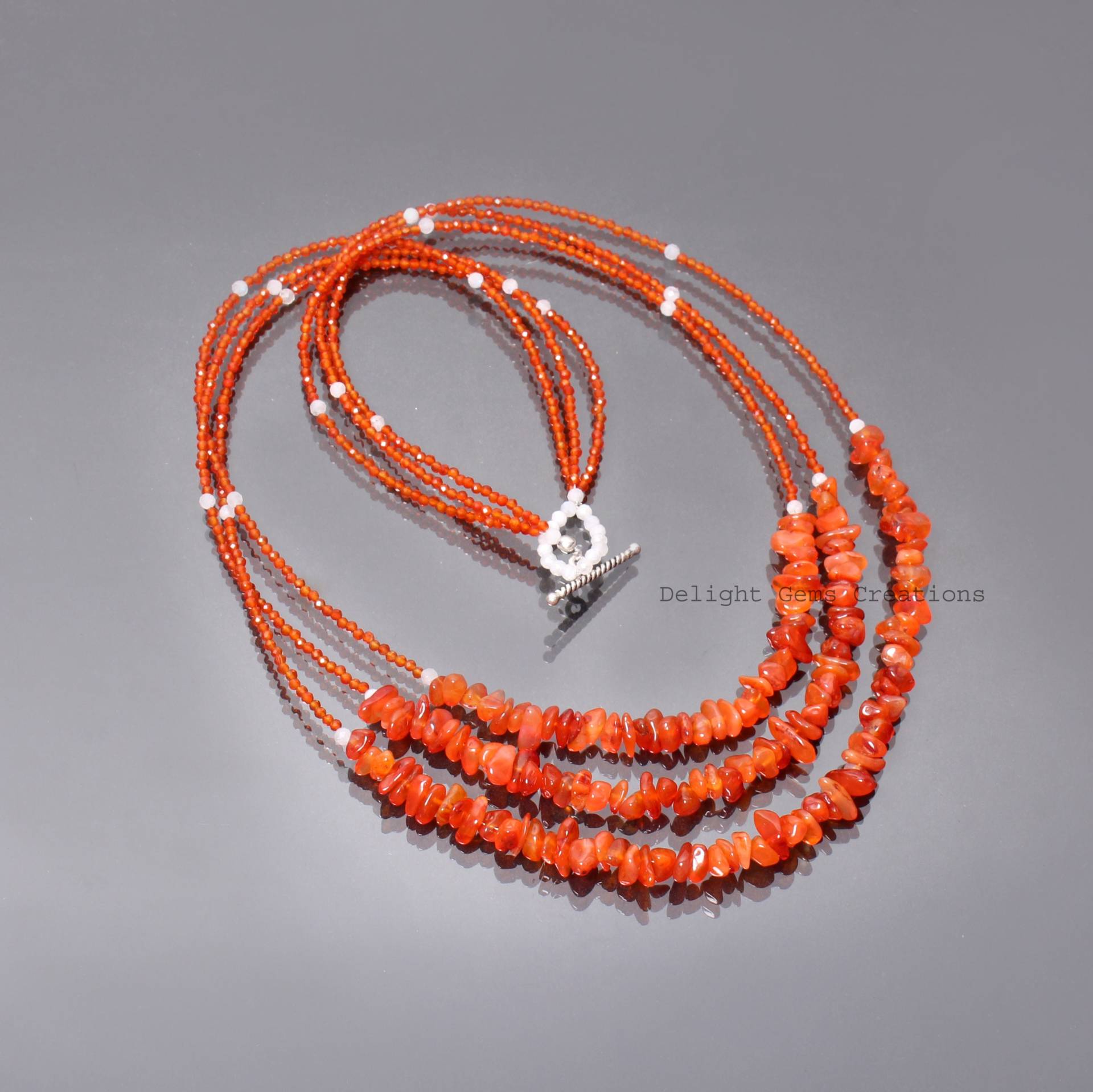 Natürliche Orange Karneol/Weißer Mondstein Perlen Halskette-Facetten Runde Mit Chips-Frauen Halskette-Layering Halskette von DelightGemsCreations