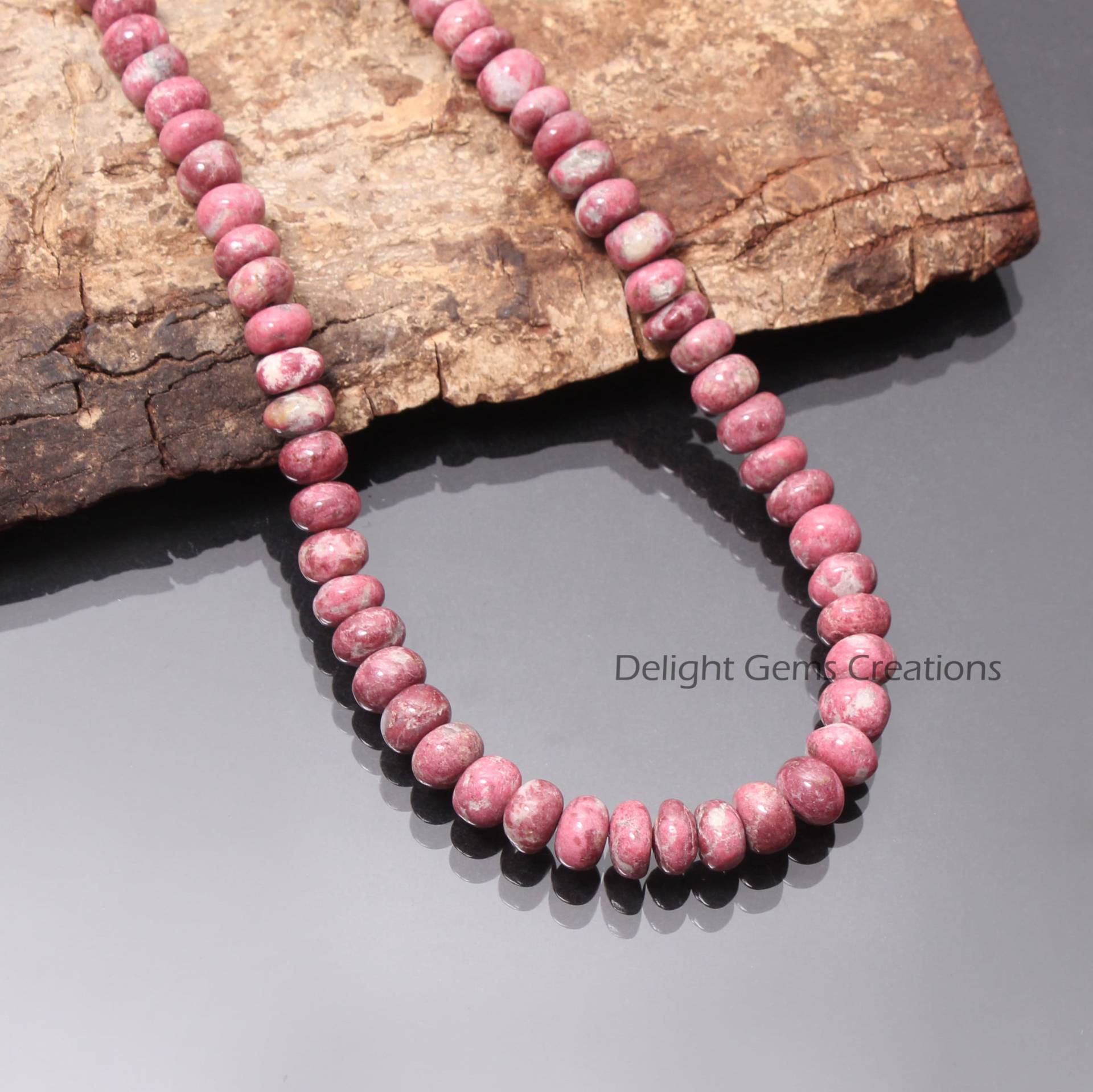 Natürliche Rosa Thulit Perlen Halskette-Abschluss-Einstellung 5, 5mm-8mm Frauen Schmuck-Seltene Edelstein Schmuck-925 Hummer Verschluss-Beste von DelightGemsCreations