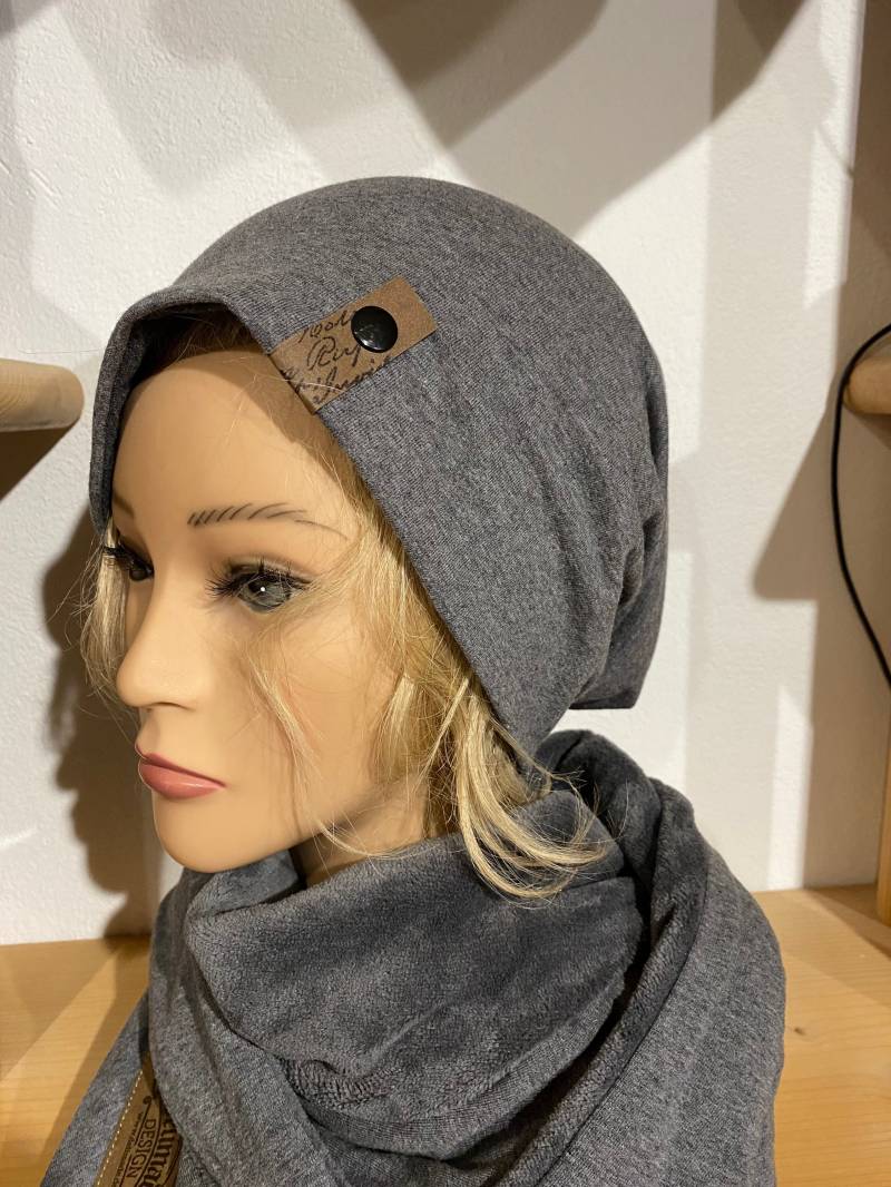 Beanie Mütze Grau Anthrazit Zum Wenden Von Delimade Geschenk von Delimade