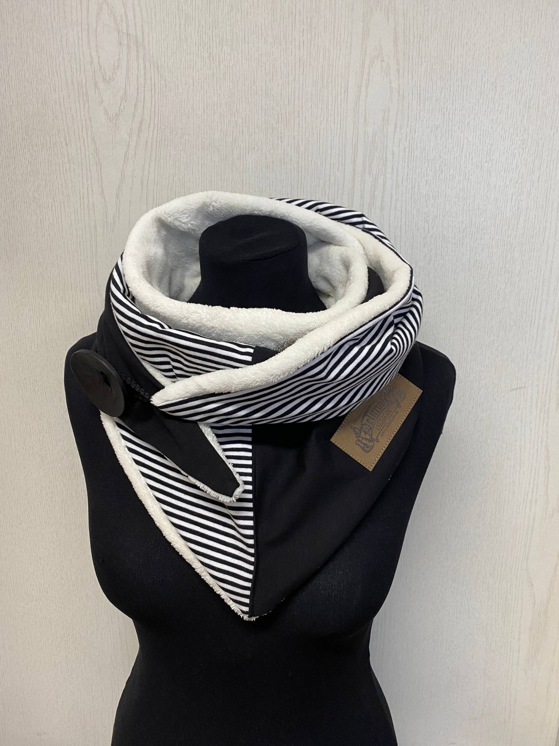 Warmer Weicher Schal Mit Knopf Und Kuschligen Fleece Von Delimade Dreieckstuch Damen Geschenk Weihnachten von Delimade