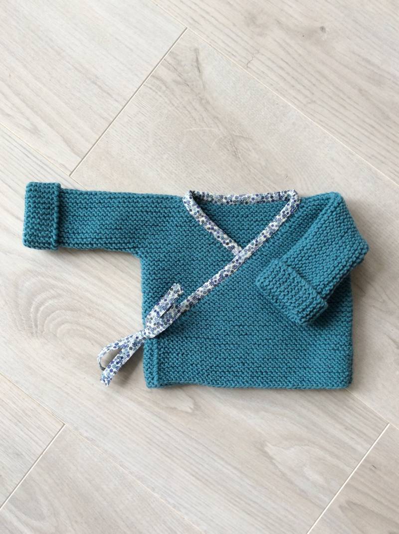 Babyweste, Wollwickeltop, Wollweste, Babyausstattung, Baby-Cardigan, Reine Wolle | 100% Merino, Handgestrickt, Liberty von DelphineCFrance