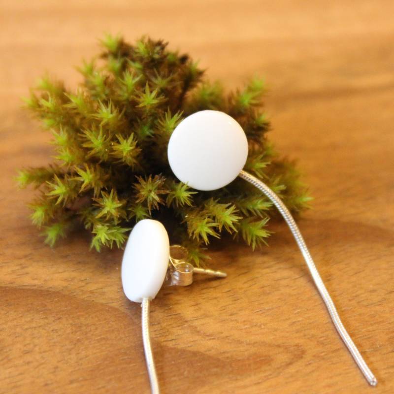 Weiß Glasierte Porzellan - Und 925 Silberohrringe I Keramikohrstecker Mit Moderner Silberkette Weiß Glasierte Porzellan - Und 925 Silberohrringe I Keramikohrstecker Mit Moderner Silberkette von DelphineISKANDAR