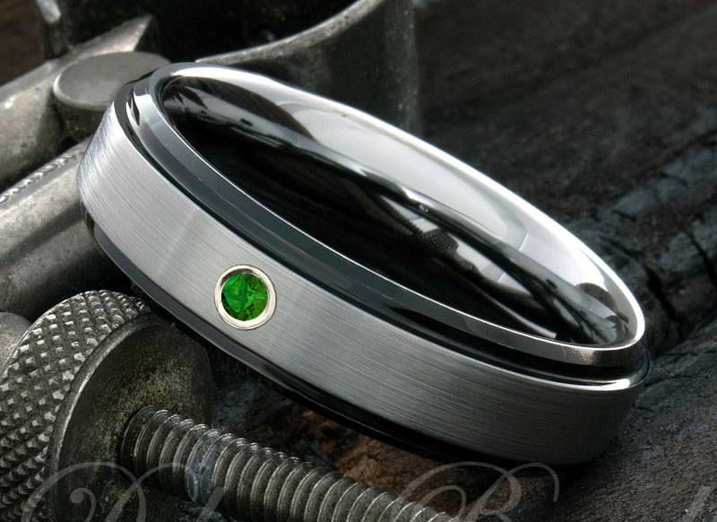 Smaragd Ring - Ehering Schwarzer Herrenring Wolframring Für Ihn Verlobungsring von DeluxeBands