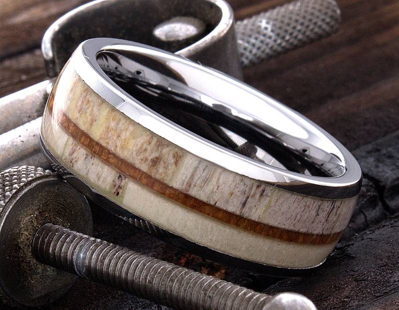 Wolfram Ring - Band Herren Ehering Geweih Comfort Fit von DeluxeBands