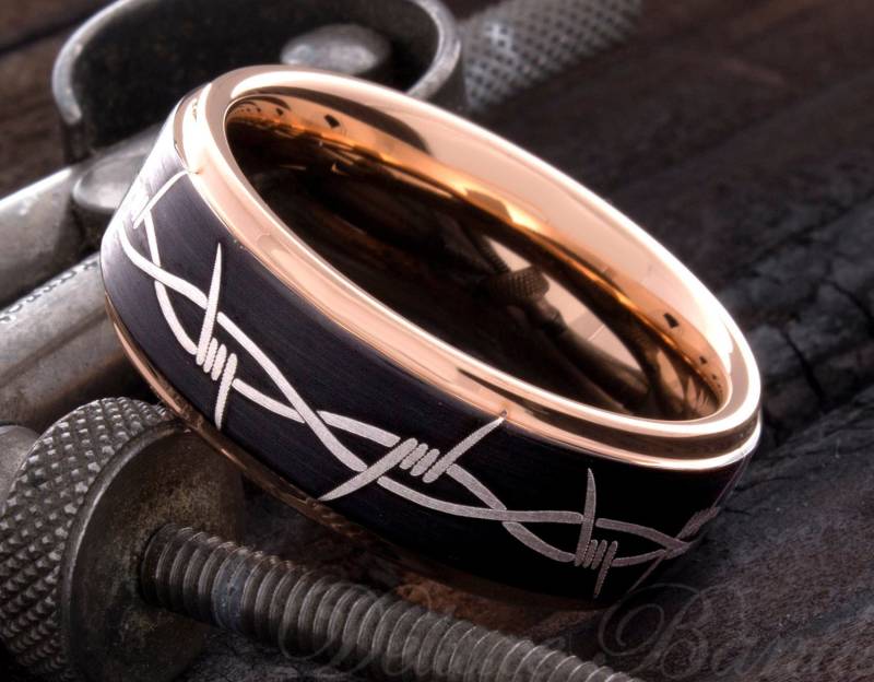 Wolfram Ring - Unikat Verlobungsring Rose Gold Band Jubiläumsring Individuell Gravierter Ehering Stacheldraht von DeluxeBands