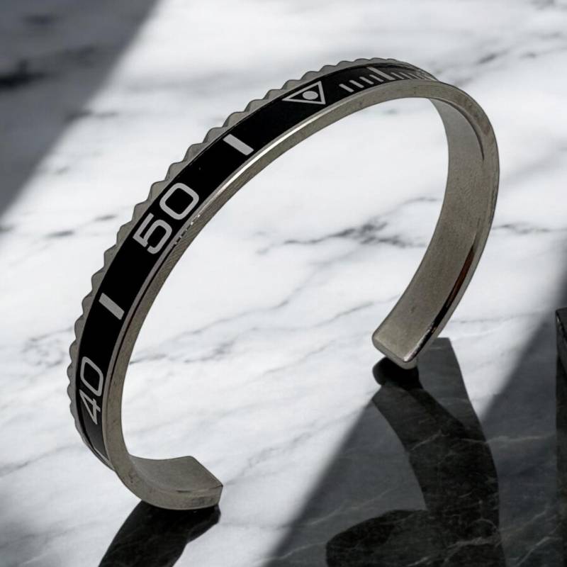 Black Bezel Watch Bracelet Wristband, Stainless Steel Cuff, Accessory, Bezel, Gift For Him, Collectors, Watch Enthusiast Black Bezel Watch Bracelet Wristband, Stainless Steel Cuff, Accessory, Bezel, Gift For Him, Collectors, Watch Enthusiast von DeluxeJewelleryDE