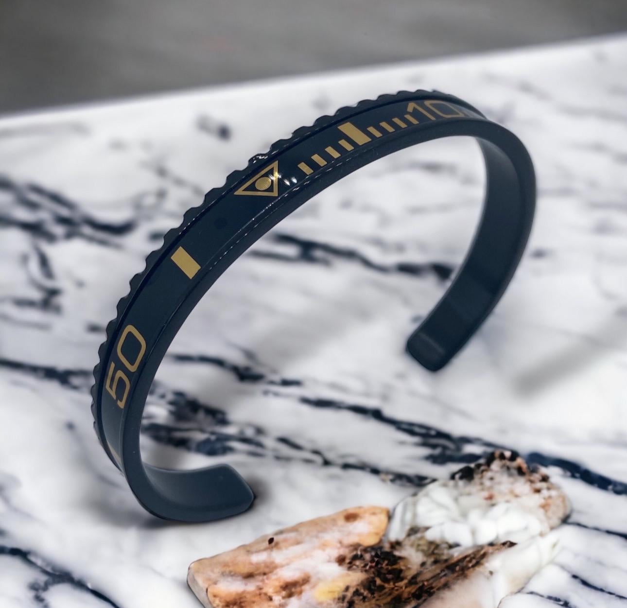 Black Bezel Watch Bracelet Wristband, Stainless Steel Cuff, Accessory, Bezel, Gift For Him, Collectors, Watch Enthusiast von DeluxeJewelleryDE