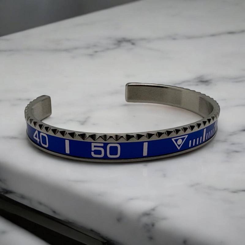 Blue Bezel Watch Bracelet Wristband, Stainless Steel Cuff, Accessory, Bezel, Gift For Him, Collectors, Watch Enthusiast Blue Bezel Watch Bracelet Wristband, Stainless Steel Cuff, Accessory, Bezel, Gift For Him, Collectors, Watch Enthusiast von DeluxeJewelleryDE