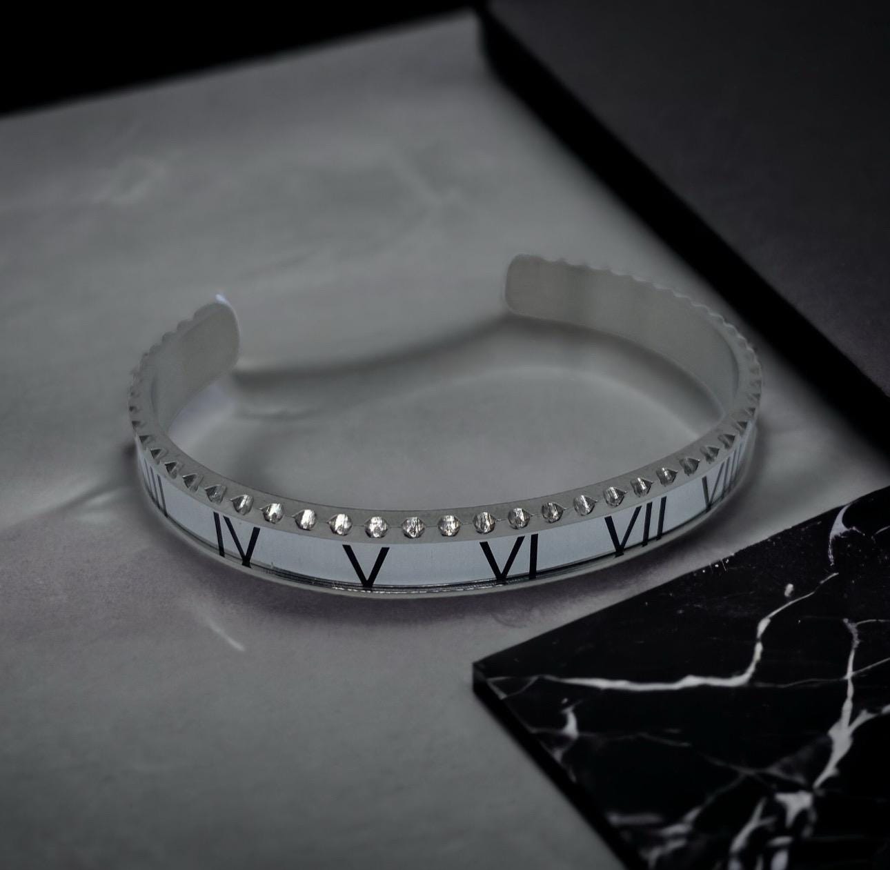 Gmt Roman Silver Bezel Watch Bracelet Wristband, Steel Cuff, Accessory, Bezel, Gift For Him Collector Watch Enthusiast von DeluxeJewelleryDE