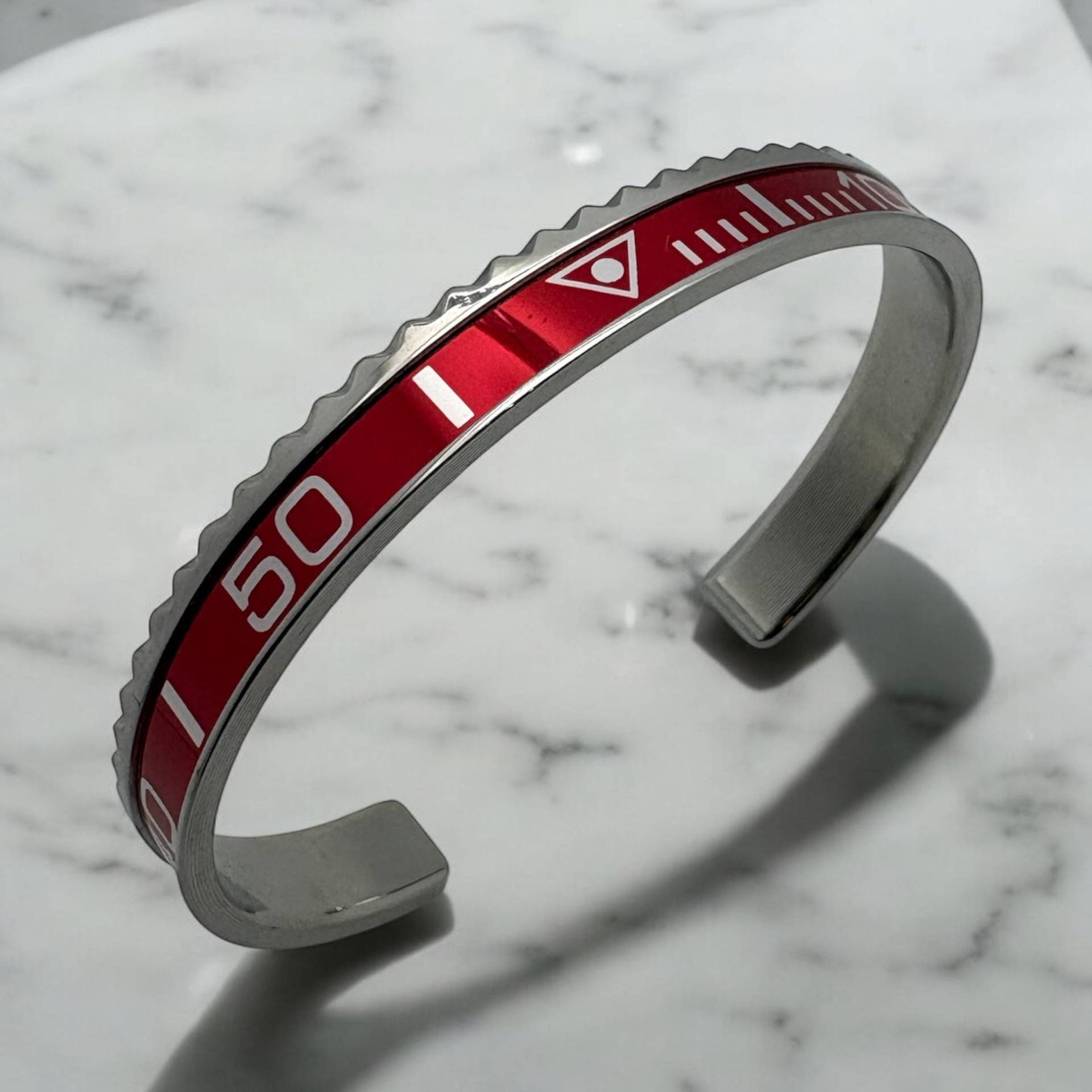 Red Bezel Watch Bracelet Wristband, Stainless Steel Cuff, Accessory, Bezel, Gift For Him, Collectors, Watch Enthusiast von DeluxeJewelleryDE