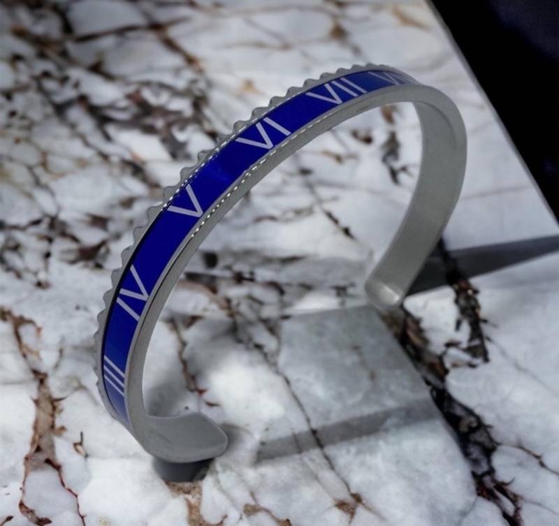 Roman Blue Bezel Watch Bracelet Wristband, Steel Cuff, Accessory, Bezel, Gift For Him Collector Watch Enthusiast Roman Blue Bezel Watch Bracelet Wristband, Steel Cuff, Accessory, Bezel, Gift For Him Collector Watch Enthusiast von DeluxeJewelleryDE
