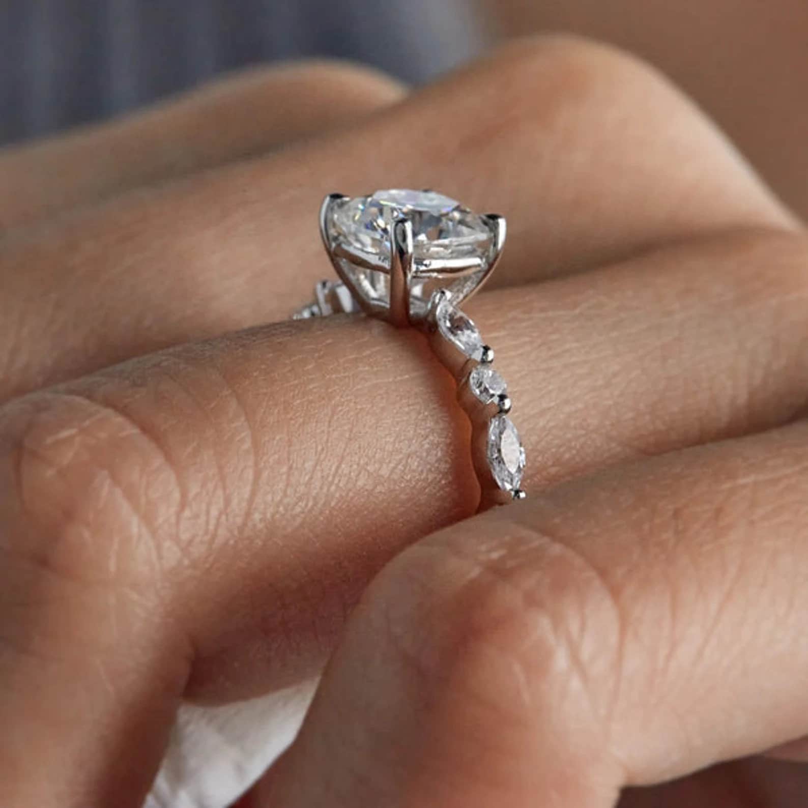 2Ct Kissenschliff Diamant Verlobungsring, Stapel Diamant Ring, Versprechen Jahrestag Marquise Akzente Ring Für Frauen von DeluxeJewelryGifts