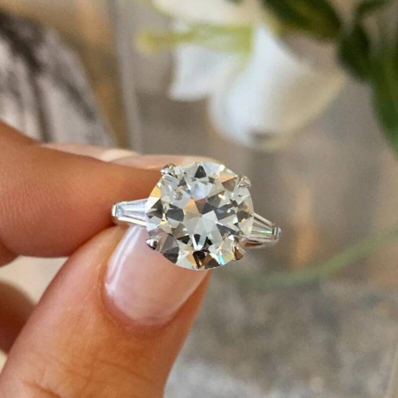 Riesiger 3.00 Ct Wunderschöner Diamantring Im Rundschliff, Solitärring, Verlobungsring, 3-steinring, Baguette-Akzente Diamantringe Jubiläumsring von DeluxeJewelryGifts