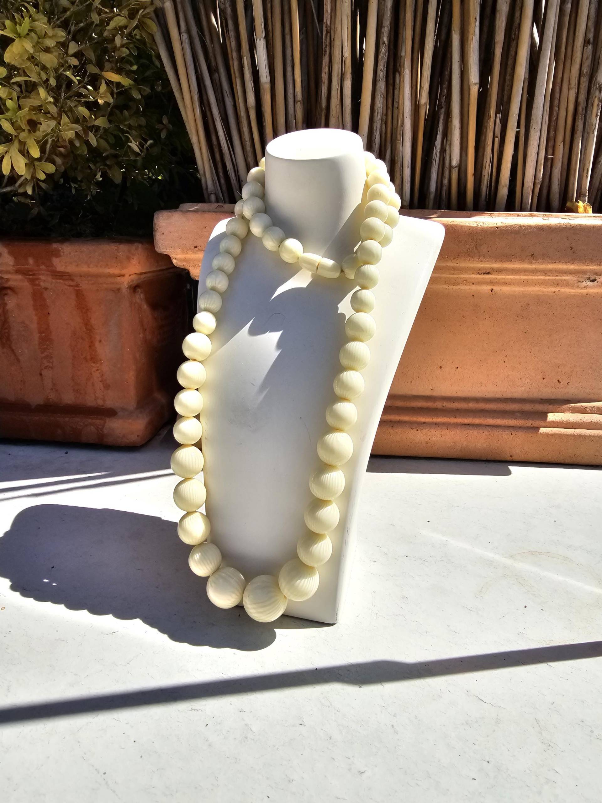 Vintage Modeschmuck Bein Optik Aus Dem 50Er Jahre Zelluloid von DemDemShop