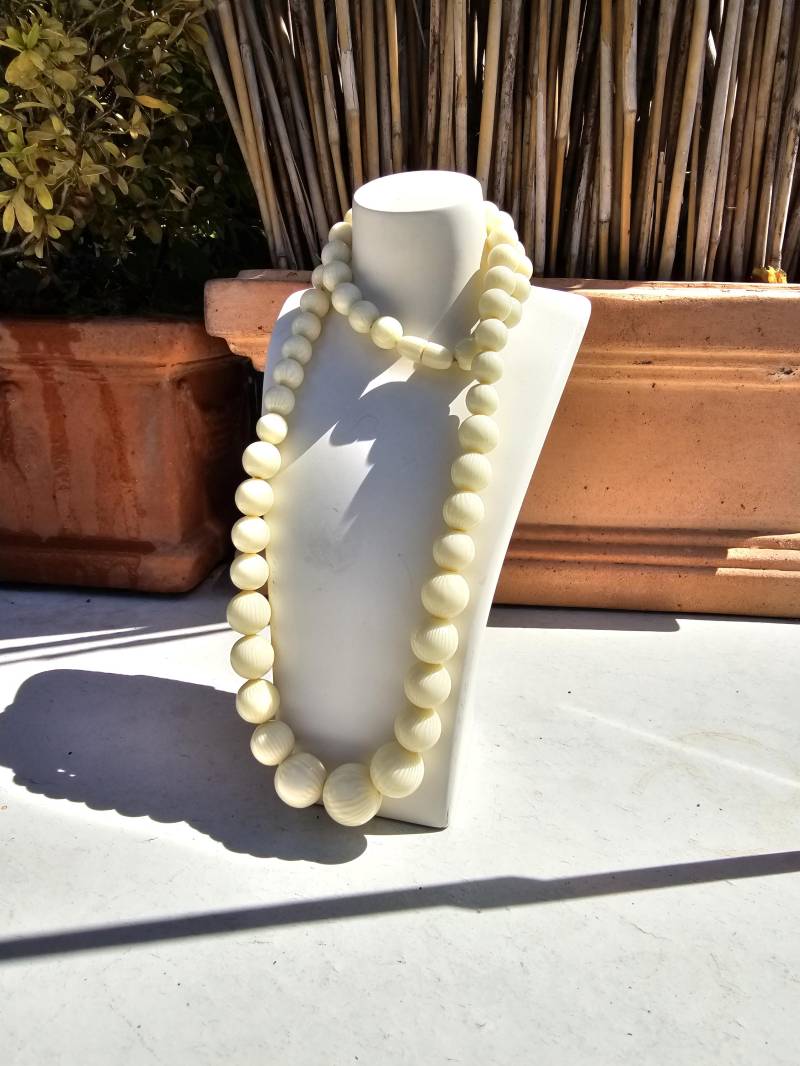 Vintage Modeschmuck Bein Optik Aus Dem 50Er Jahre Zelluloid von DemDemShop