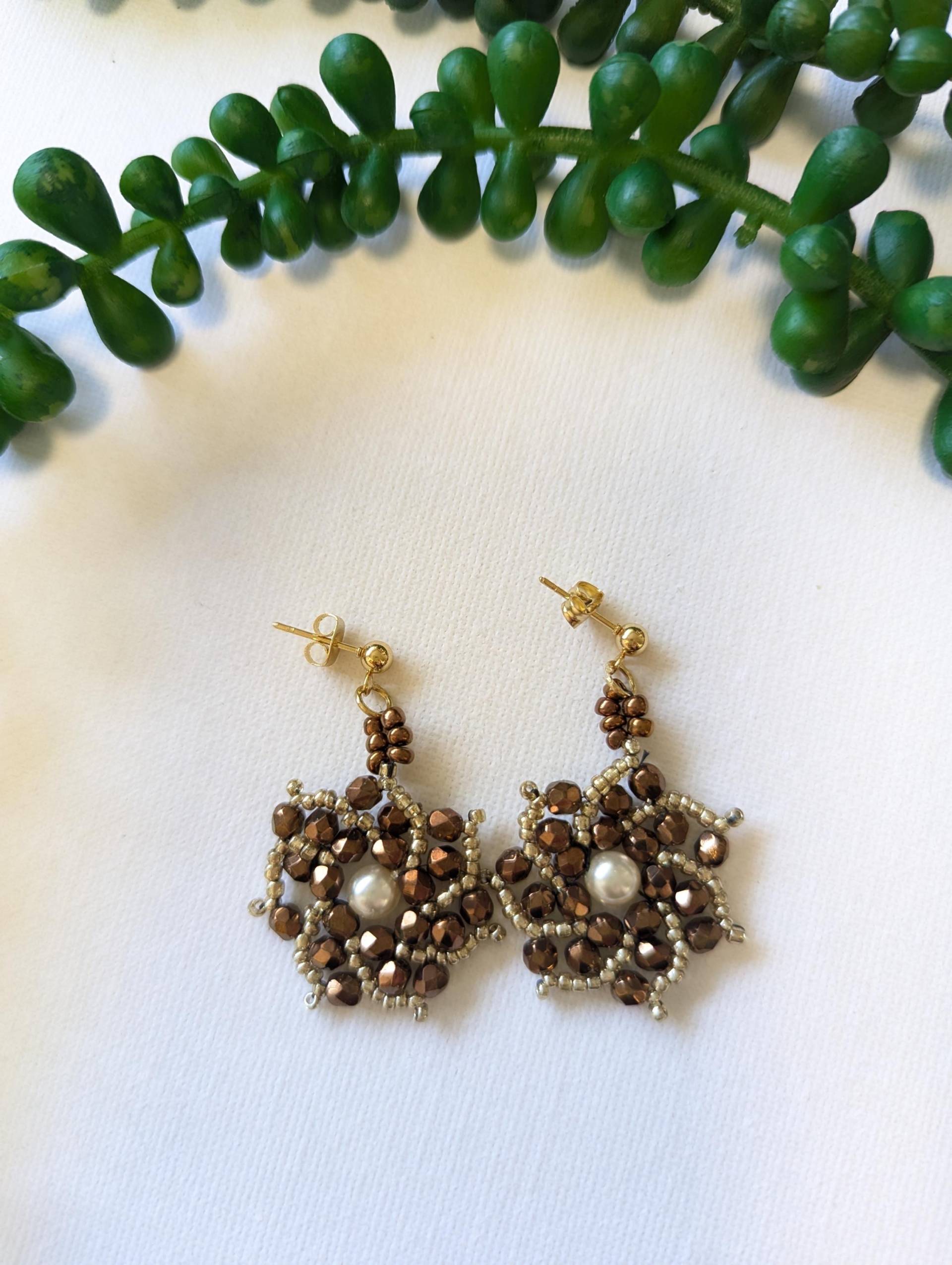 Handgemachte Ohrringe Braun & Gold - Beadwork Statement-Ohrringe Mit Perlen Eleganter Schmuck Handgemachte Ohrringe Braun & Gold - Beadwork Statement-Ohrringe Mit Perlen Eleganter Schmuck von DenaDesh