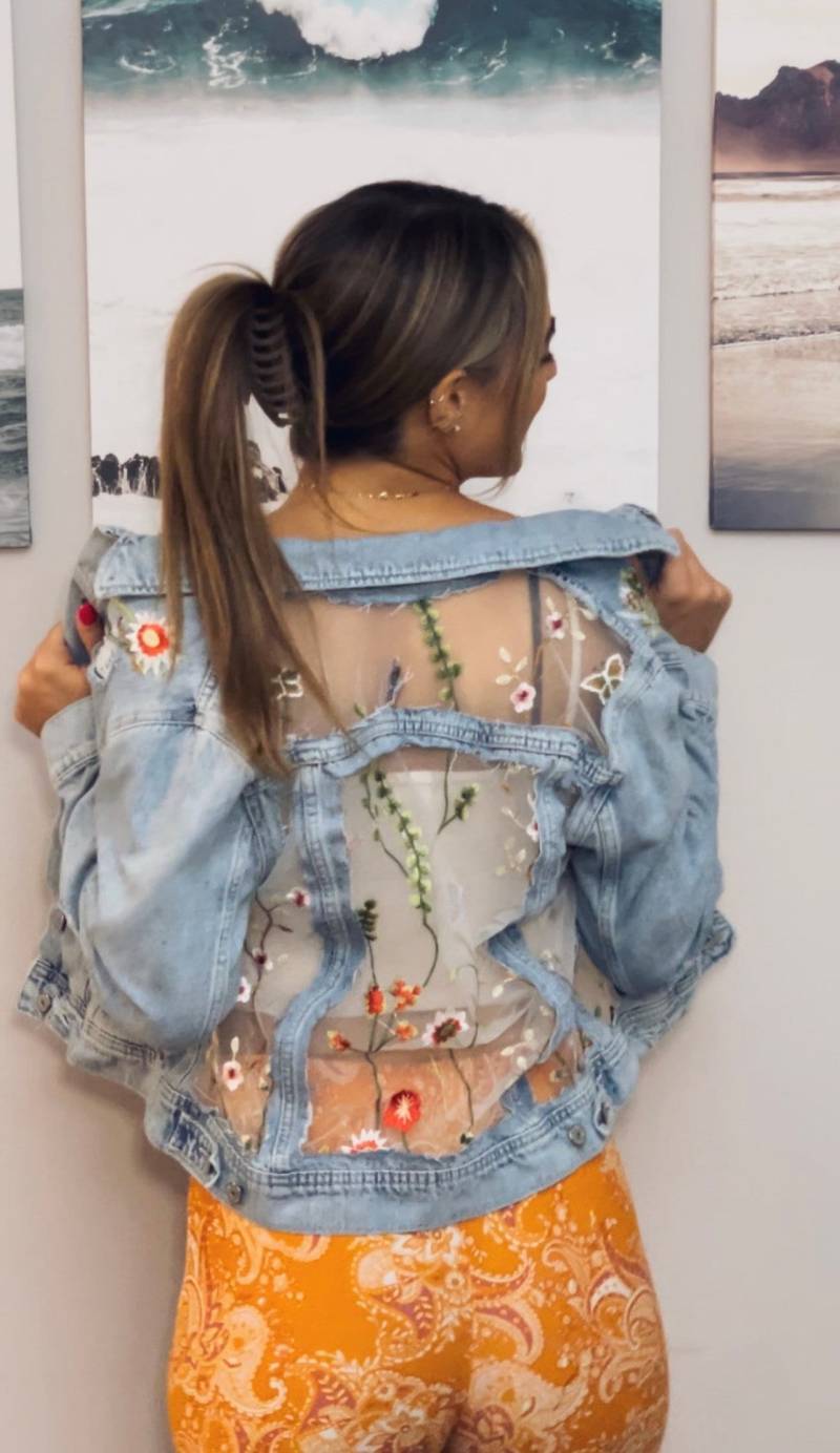 Boho Oversized Sheer Lace Bestickte Jeansjacke Boho Oversized Sheer Lace Bestickte Jeansjacke von DenimAndSunshine