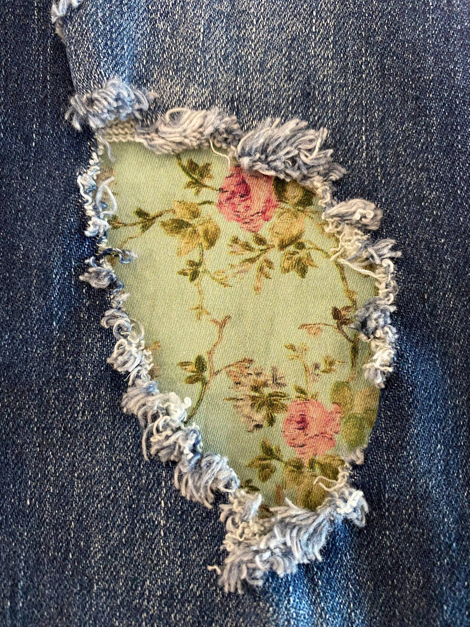 Eleganter Vintage Rose Patch, Bügelbild Für Jeans, Jeans Patch, Aufnäher Stoff Handgemacht, Waschbar von DenimPineapple