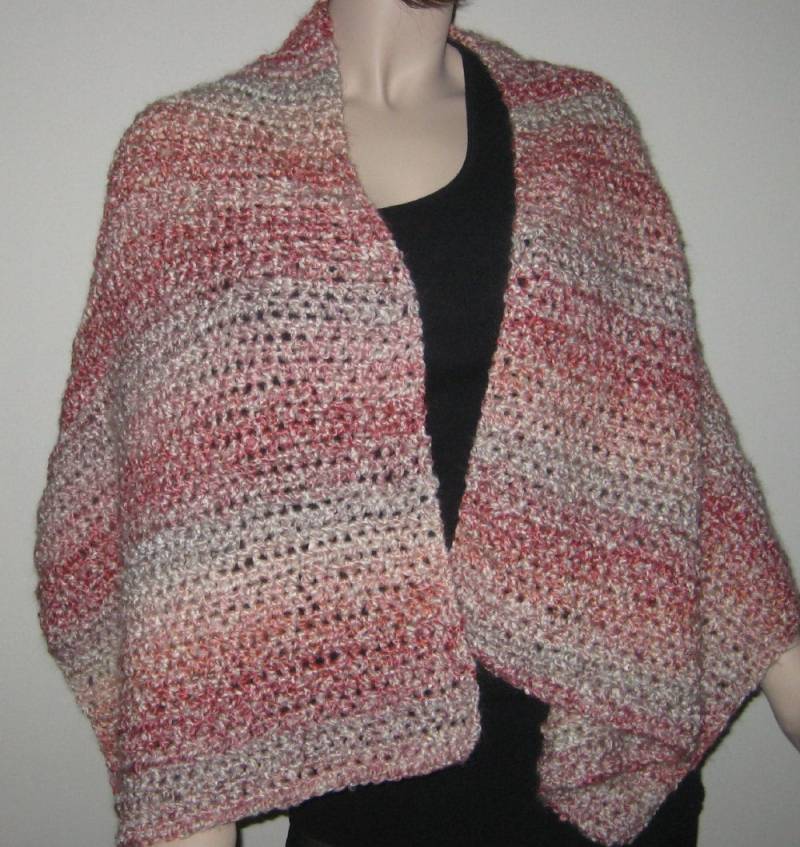 Selbstgesponnener Gebetsschal in Der Farbe Parfait von DeniseBlack