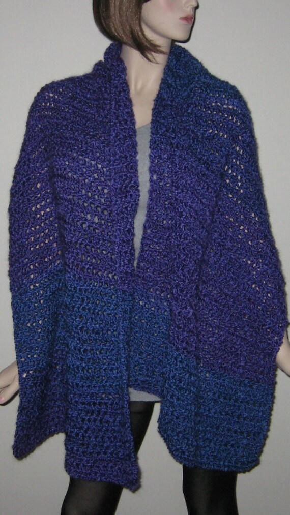 Selbstgesponnener Gebetsschal in Der Farbe Petunia Stripes von DeniseBlack