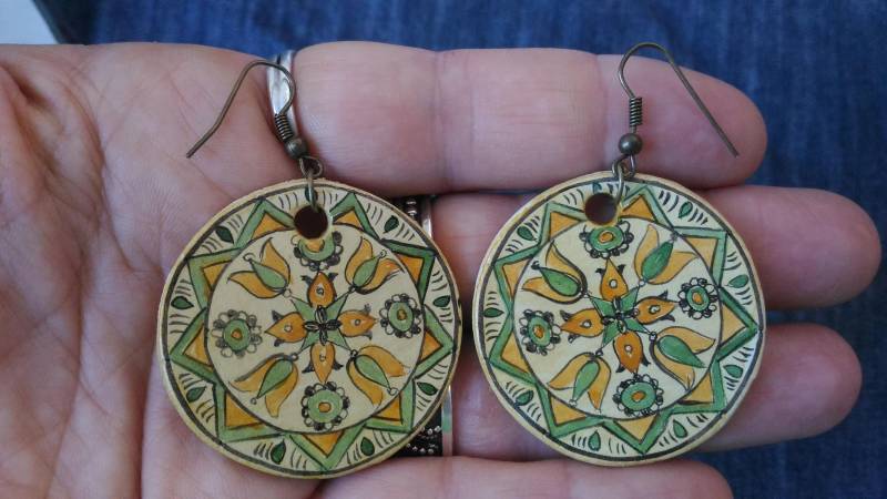 Traditionelles Motiv, Ohrringe, Original Volkskunst Malerei, Schmuck, Hippie Handbemalter Schmuck von DeniseClemenco