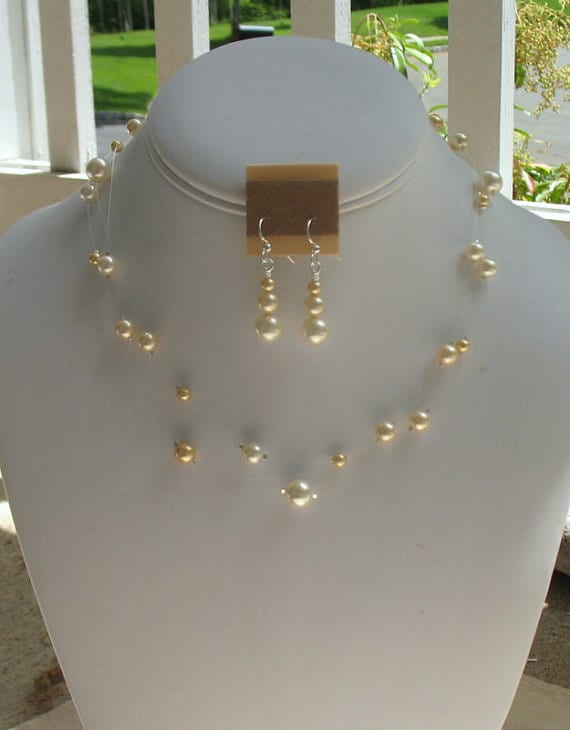 Gold Perle Illusion Halskette Set Floating-Halskette Unsichtbare Halsketten-Set Hochzeitsschmuck Brautschmuck Backdrop Gold Perle Illusion Halskette Set Floating-Halskette Unsichtbare Halsketten-Set Hochzeitsschmuck Brautschmuck Backdrop von DeniseJewelryDesigns