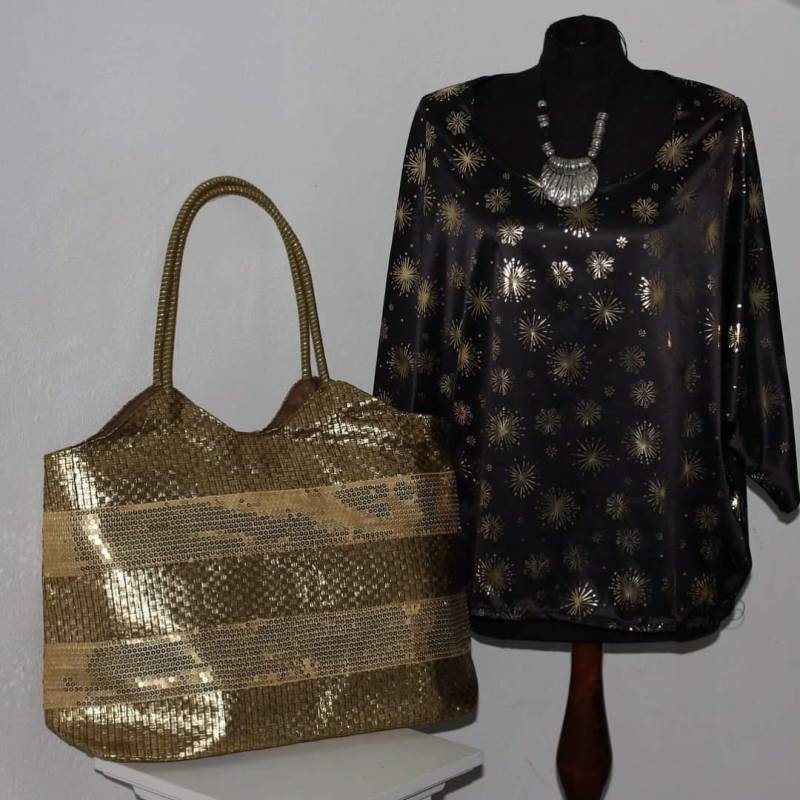 Bluse Mit Tasche Bluse Mit Tasche von Deniserubini