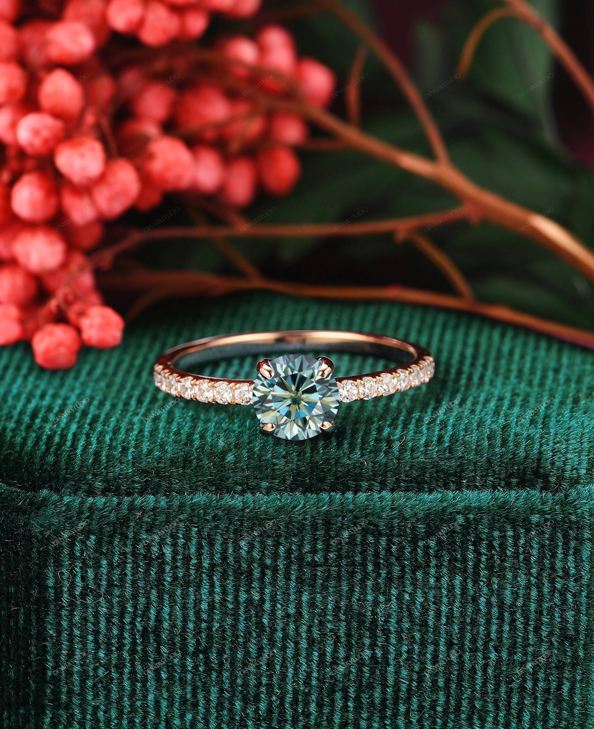 Gold Ring Für Frauen, Moissanite Eheringe, Halb Eternity Blauer Ring, Edelstein Verlobungsring Sie, Vintage Damenring von DenverStudio