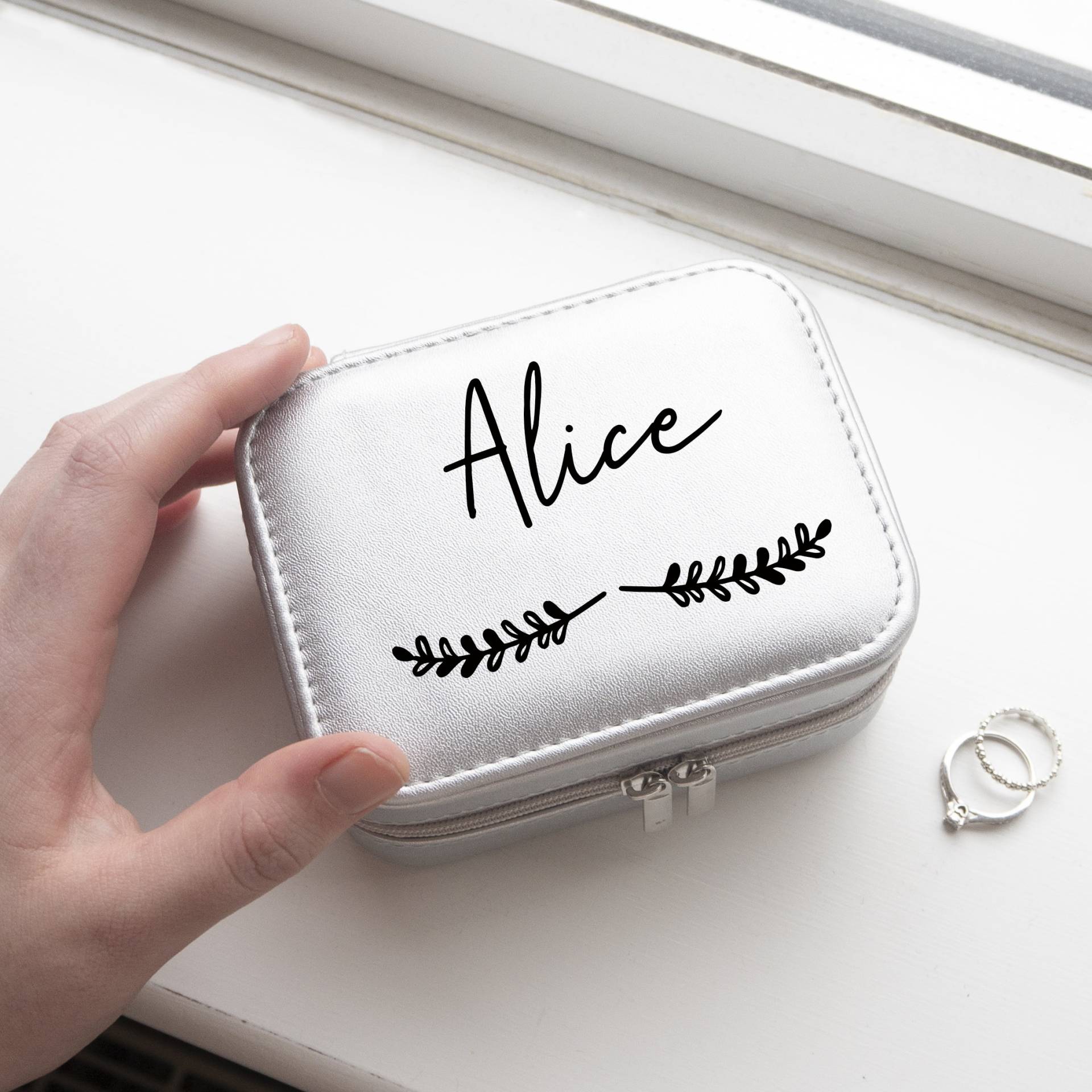 Personalisierte Reise Schmuckschatulle Silber Andenken Geschenk Personalisierte Reise Schmuckschatulle Silber Andenken Geschenk von DepartmentOfGifting