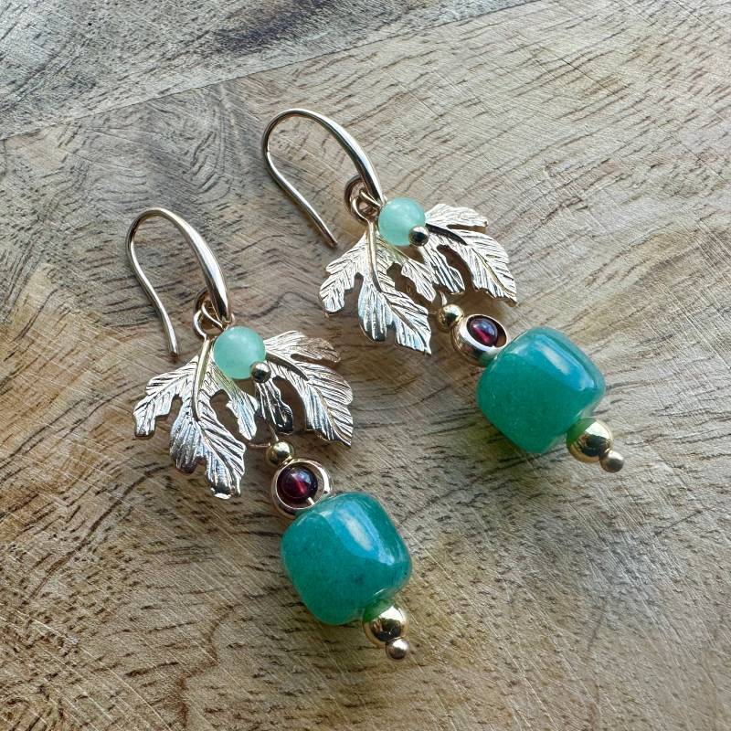 Ohrringe Pierres Dans Le Jardin Blau Edelstein Aventurin Granat von DerKleinePharaoh