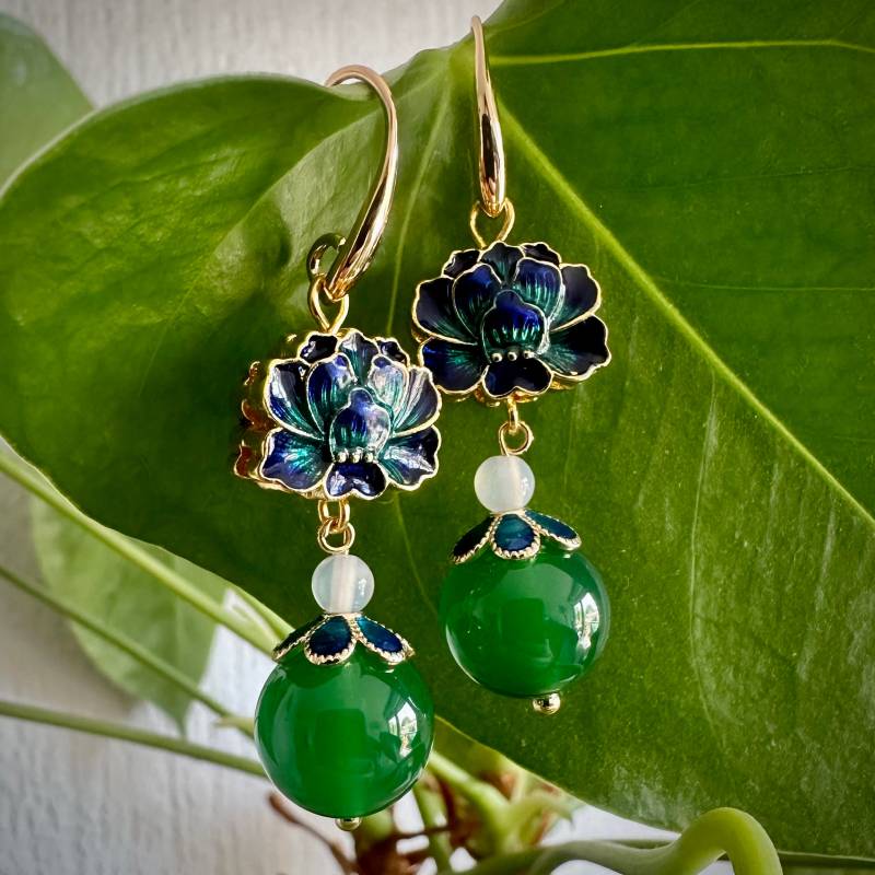 Ohrringe Pierres Dans Le Jardin Grün Edelstein Achat Emaille Blüte von DerKleinePharaoh