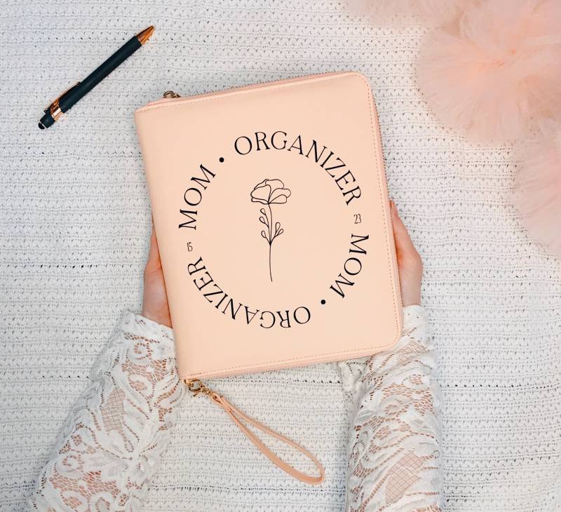 Mom Organizer Personalisiert U-Heft Hülle Planer Familienorganizer Namen Mutterpass Impfpass Familien Dokumentenmappe Rosa Schwarz von DerLiebeWegen22