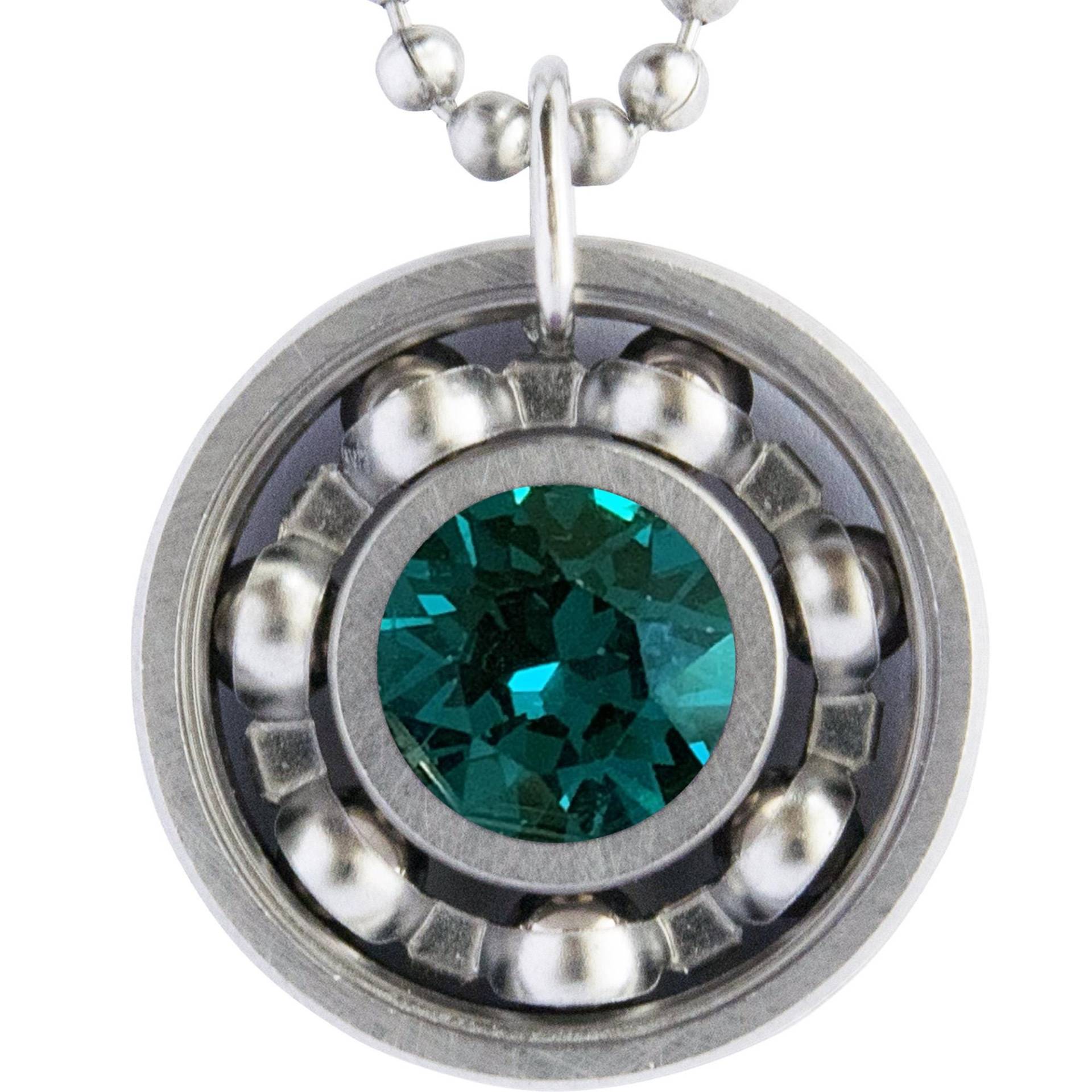 Smaragdgrün Kristall Roller Derby Skate Anhänger Halskette - Mai Birthstone von DerbyGirlDesigns130