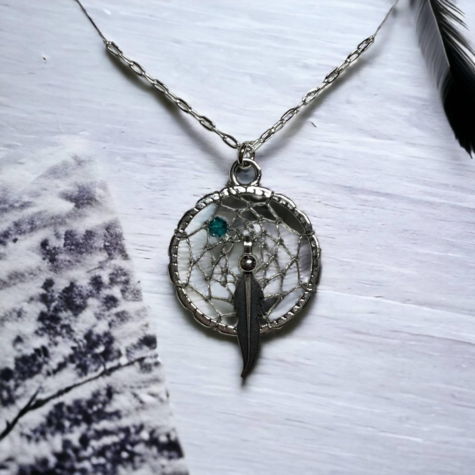 Geburtsstein Traumfänger Sterling Silber Feder Halskette Geburtsstein Traumfänger Sterling Silber Feder Halskette von DerekAshleyDesigns
