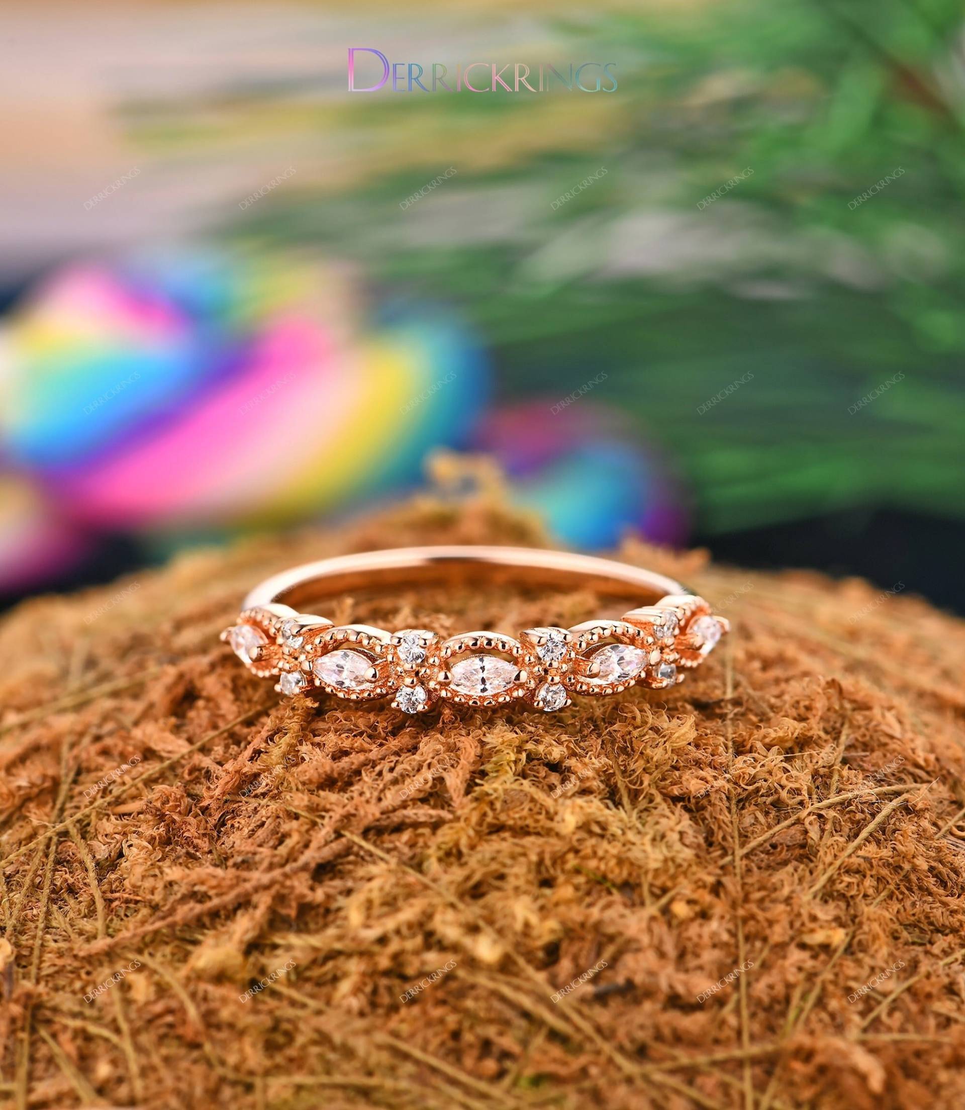 Antik Passender Ring, Moissanit Ehering, Handgemachter Brautring, Vintage Design Stapelring, Eleganter Frauenring, Lover Promise Ring von DerrickRings