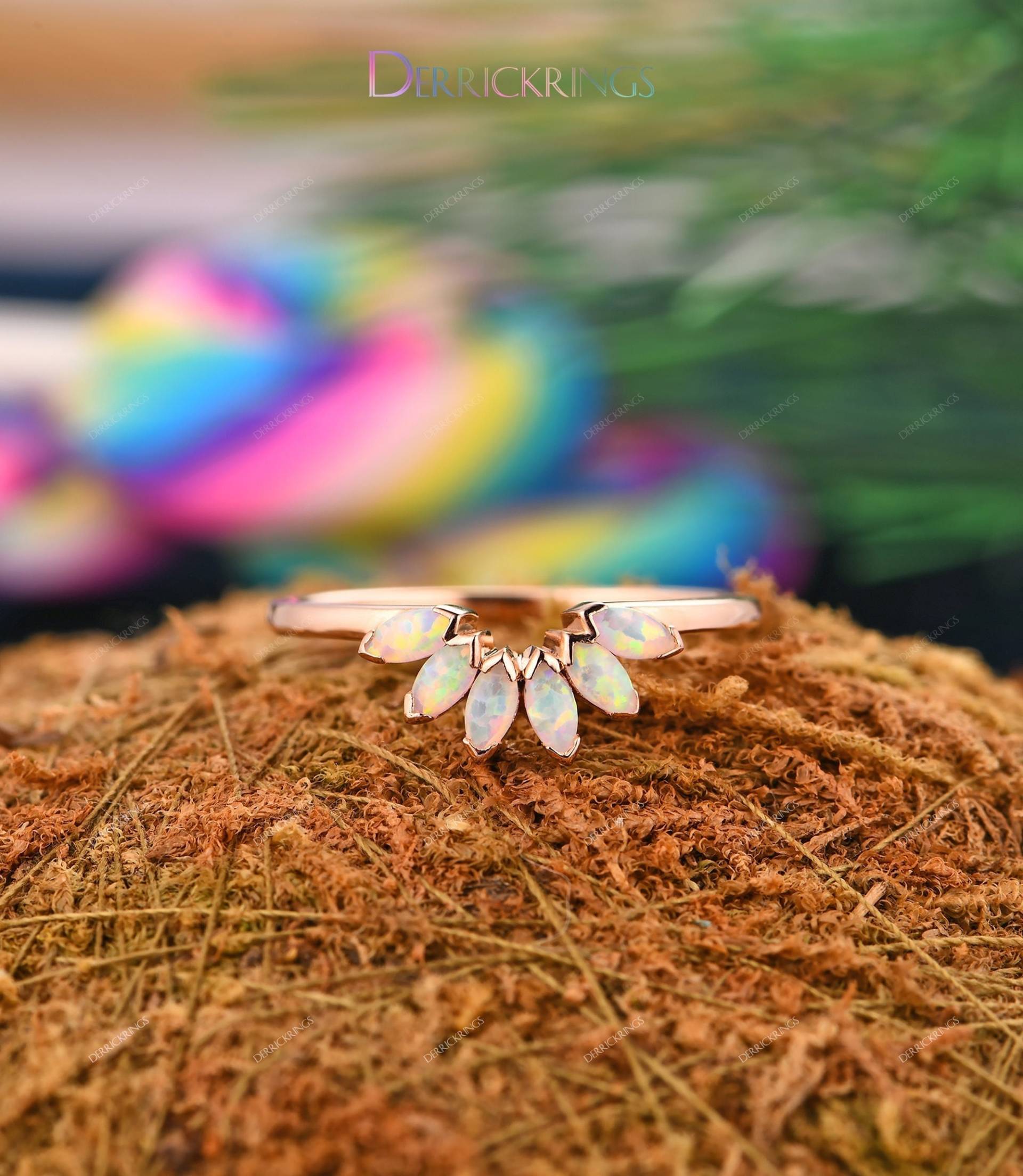 Opal Ring, Zierlicher Brautring, 14K Massiver Gold Einzigartiger Stapelbarer Schmuck, Handgefertigter Edelstein Antiker Jahrestag Geschenk Ring von DerrickRings