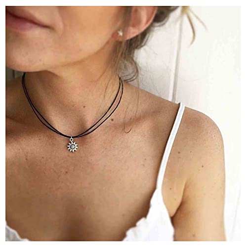 Dervivea Boho Layered Sun Choker Halskette Black Velvet Clavicle Necklace Sun Pendant Halskette Short Suede Necklace Chain Jewelry for Women and Girls von Dervivea