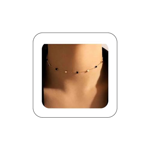 Dervivea Minimalist Gold Cube Station Halskette Boho Square Cube Clavicle Halskette Geometric Square Chain Halskette Cube Perlen Halsband Halskette Schmuck für Frauen und Mädchen Dervivea Minimalist Gold Cube Station Halskette Boho Square Cube Clavicle Halskette Geometric Square Chain Halskette Cube Perlen Halsband Halskette Schmuck für Frauen und Mädchen von Dervivea