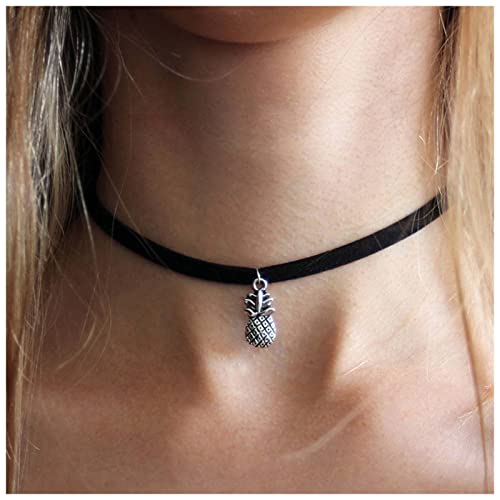 Dervivea Vintage Schwarzer Samt Choker Halskette Silberne Ananas Anhänger Halskette Schwarzes Wildleder Kragen Halskette Kurze Frucht Ananas Wildleder Halskette Schmuck Für Frauen Und Mädchen von Dervivea