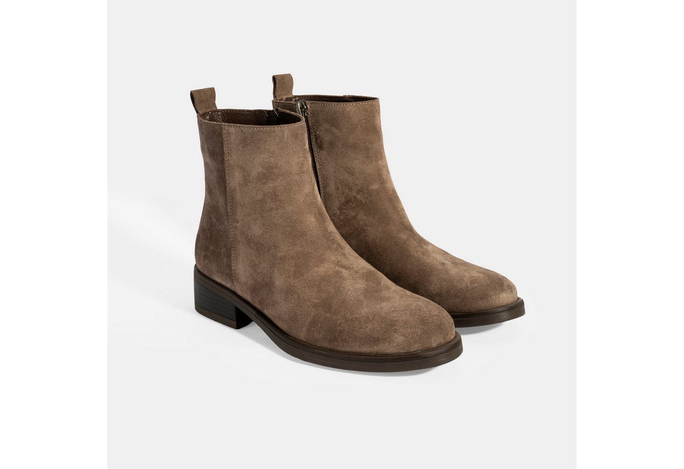 Desa Desa Damenstiefel – Obermaterial aus Wildleder, Reißverschluss, flache Stiefel von Desa