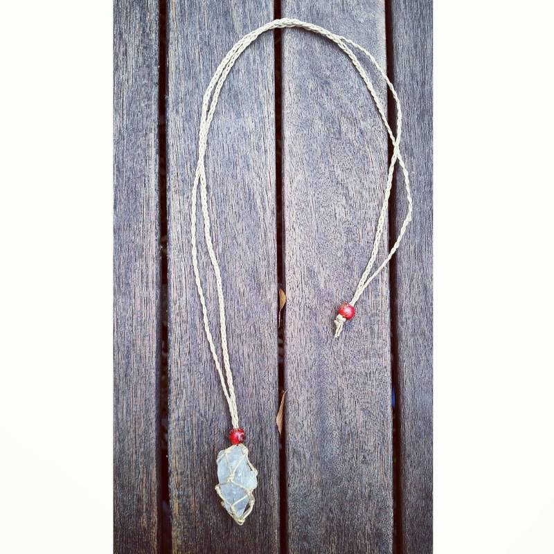 Makramee Wechsel Hanf, Baumwolle, Kristalltasche Halskette, Bonus Mystery Crystal Makramee Wechsel Hanf, Baumwolle, Kristalltasche Halskette, Bonus Mystery Crystal von DescentOfModern