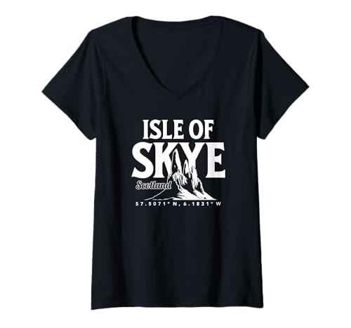 Damen Isle of Skye Scotland Old Man of Storr Koordinaten T-Shirt mit V-Ausschnitt Damen Isle of Skye Scotland Old Man of Storr Koordinaten T-Shirt mit V-Ausschnitt von Desert Merch Isle of Skye Scotland Shop
