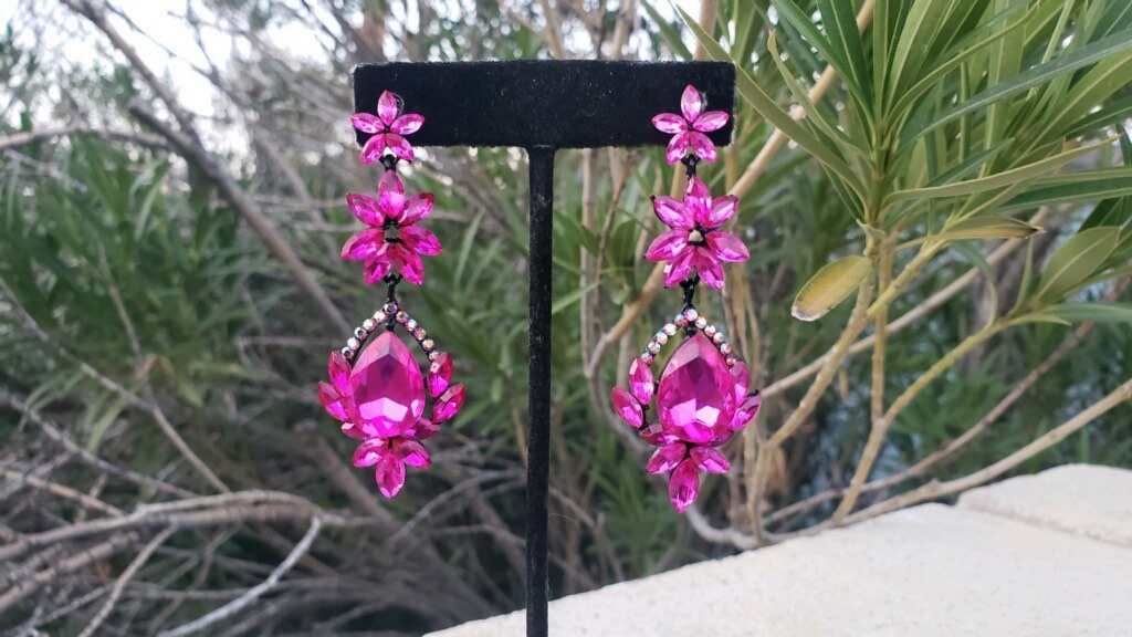 Fuchsia Ball Ohrringe, Strass Tanz Ohrringe Fuchsia Ball Ohrringe, Strass Tanz Ohrringe von DesertRoseDesigns10